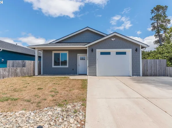 1205 Crocker St, North Bend, OR 97459