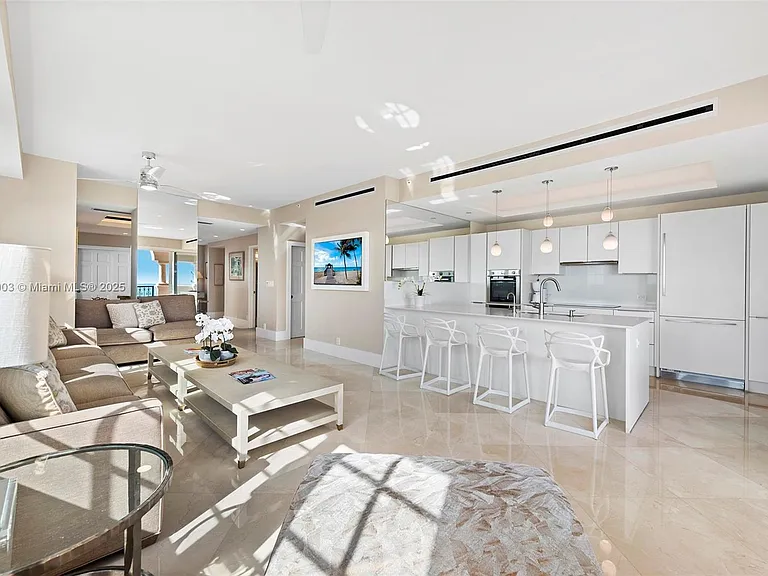 19253 Fisher Island Dr #19253 — Photo 11