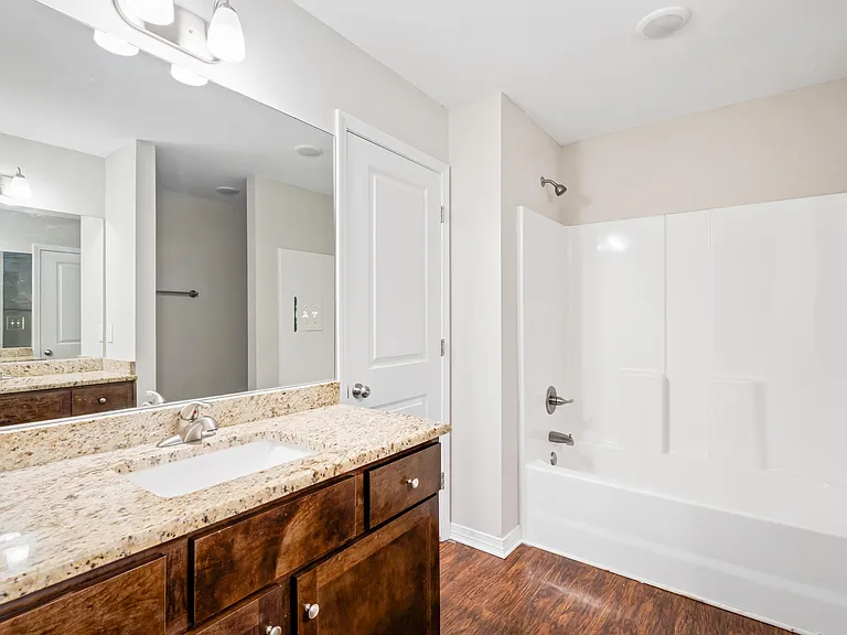 3836 Chesterfield Ln — Photo 10