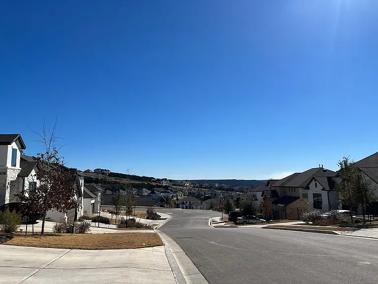 1404 Castalo Ln — Photo 3