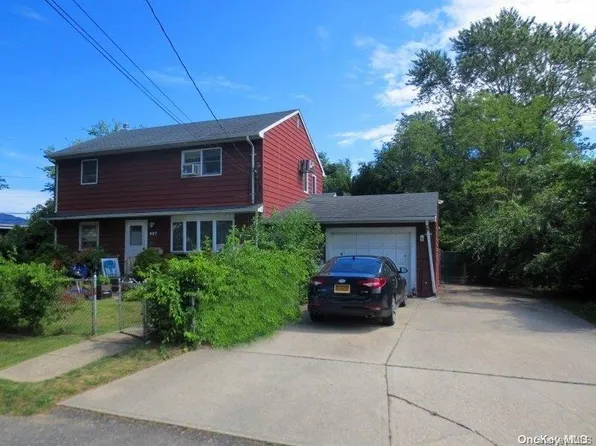 407 52nd Street, Lindenhurst, NY 11757