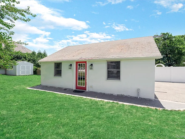 Furman Ln — Photo 2