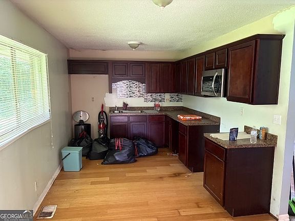 2nd image of 1487 Colony East Cir