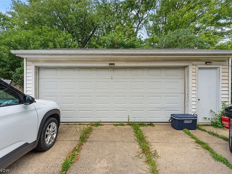 14220 Triskett Rd #UP — Photo 13