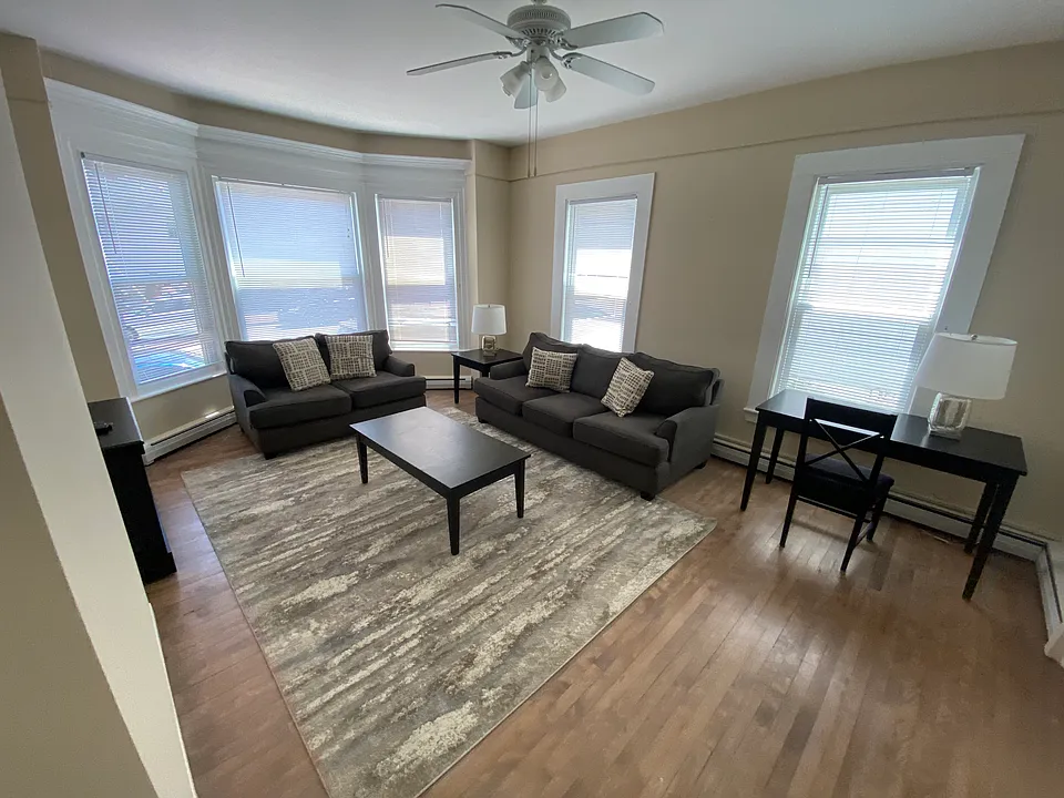 52 Bramhall St #1