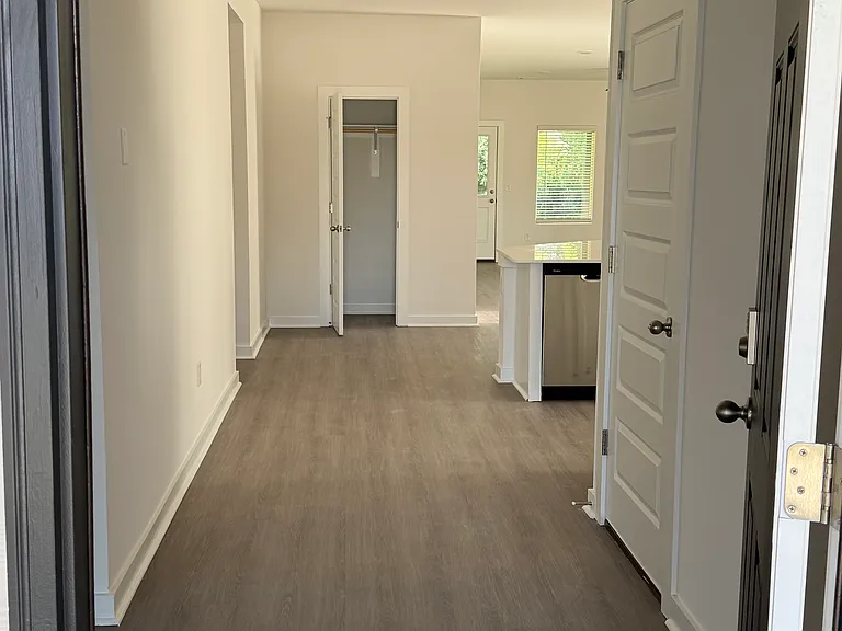 4332 Sloan Dr — Photo 15
