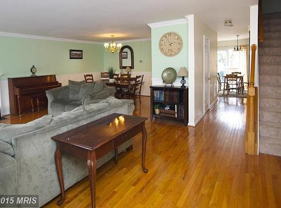 3rd image of 1447 Valbrook Ct N