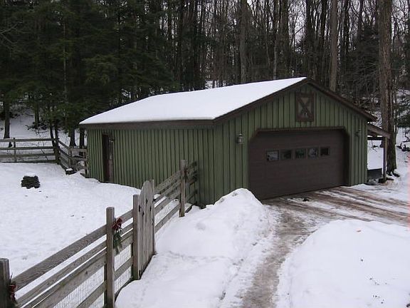 Oversized 2 car garage
