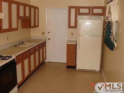 5th image of 6046 Pine Valley Dr