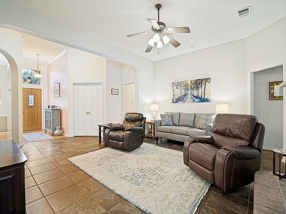 2nd image of 10313 Evergreen Dr