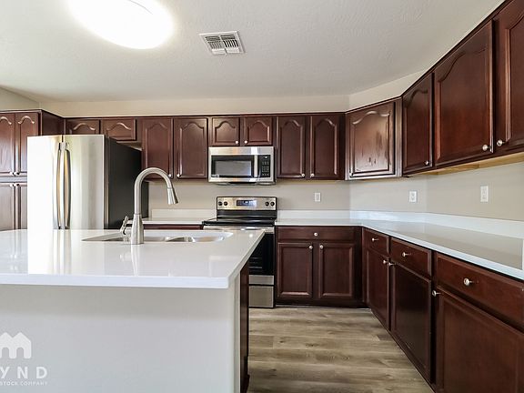 3rd image of 25797 W Winslow Ave