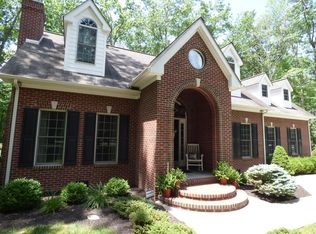 101 Hawthorn Ln, Daniels, WV 25832