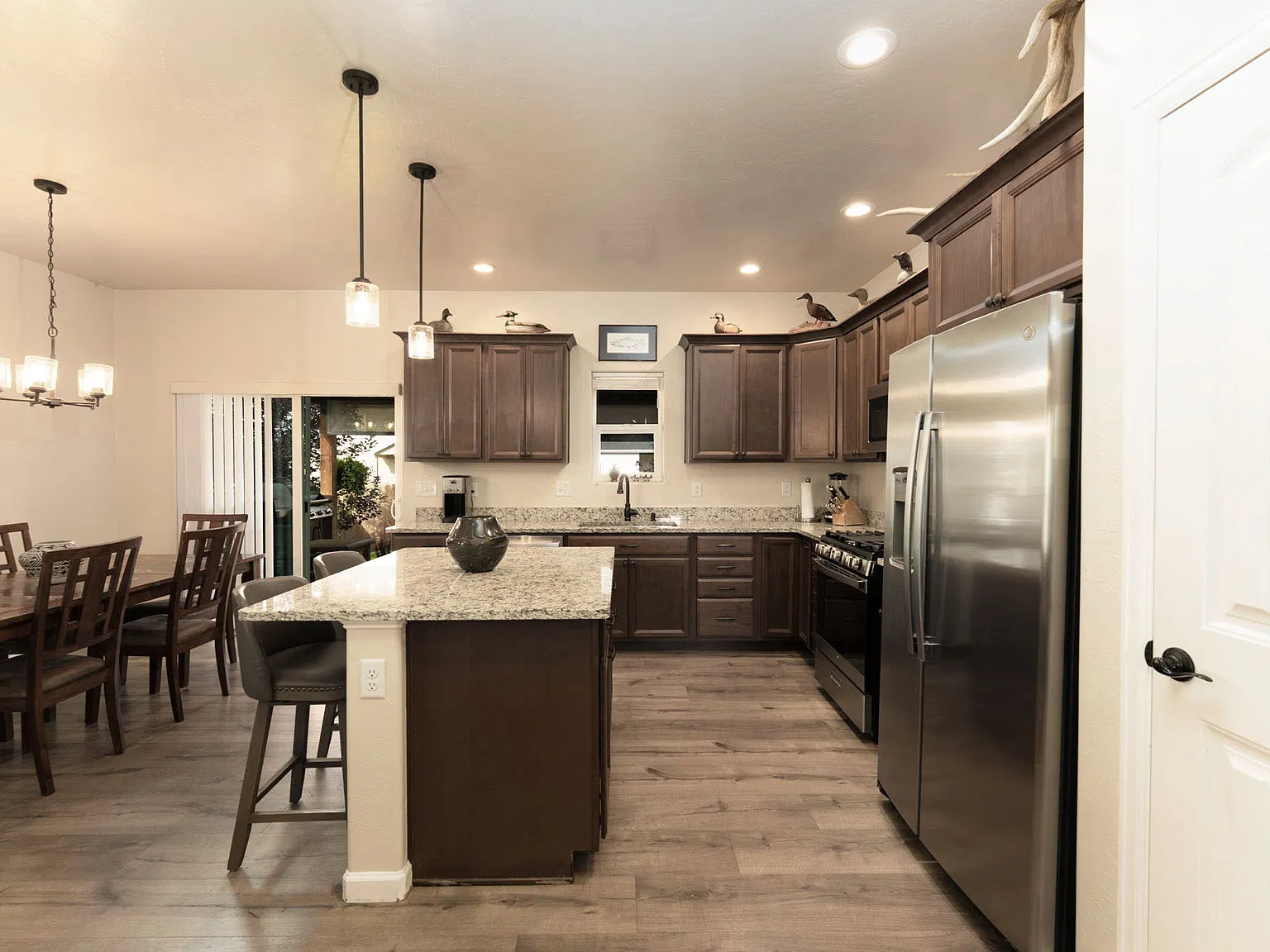 3 bed, 1275 sqft, $2,800 — Photo 4