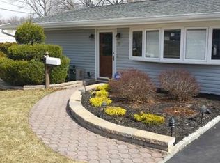 6 Dawson Rd, Kendall Park, NJ 08824