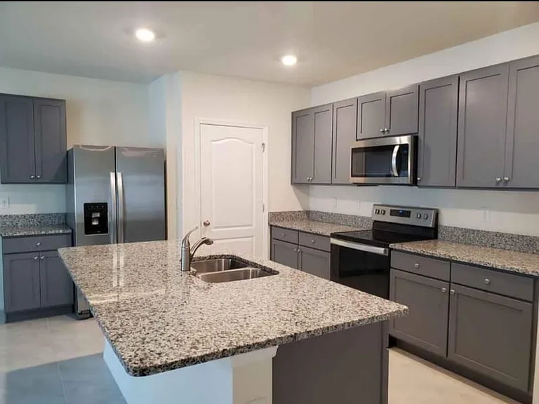 204 Sunset Point Dr — Photo 4