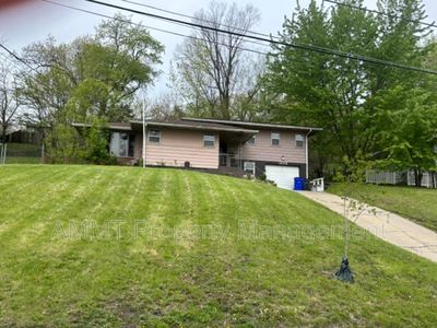 1672 10th St NW, Cedar Rapids, IA, 52405