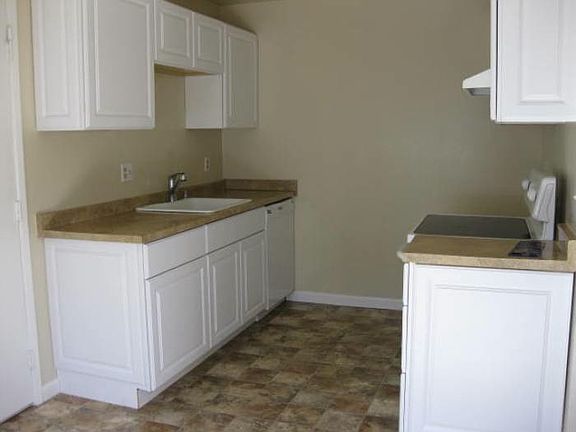 4th image of 861 Senior Way