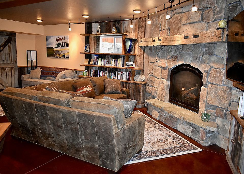 1st image of 206 Bigelow Ln