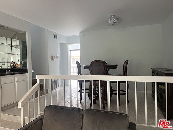 4th image of 21900 Marylee St Unit 251