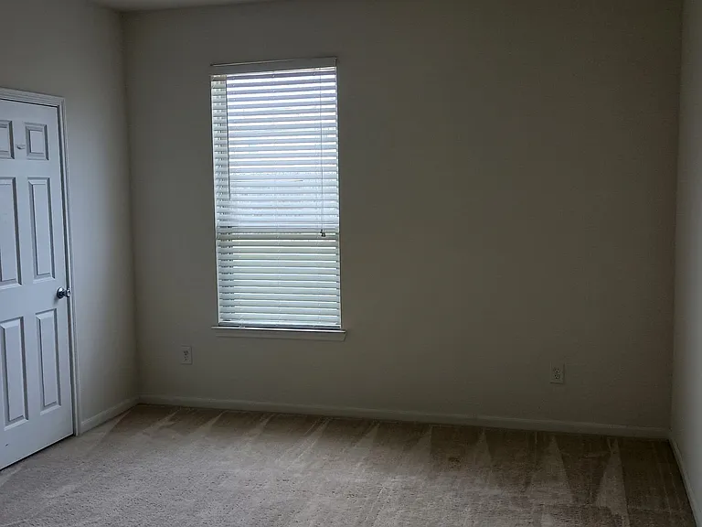 4018 Fernglade Dr — Photo 8