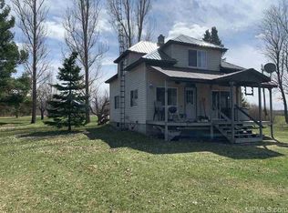 7395 Engleking Rd, Armstrong Creek, WI 54103