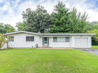 847 Prigge Rd, Saint Louis, MO 63138