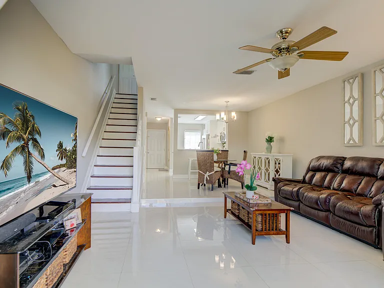 2900 Dorchester Ln #2900 — Photo 10