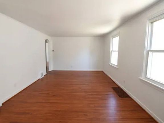 2nd image of 68 Groveland St