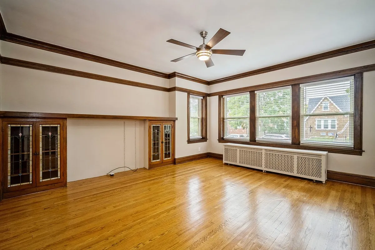 Building Photo - 5719 N Meade Ave #1