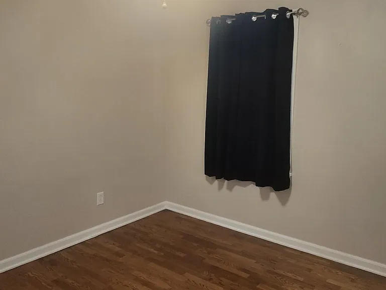 3407 Broadway Ave — Photo 6