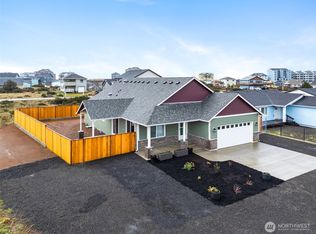 460 N Portal Loop SW, Ocean Shores, WA 98569