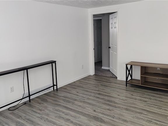 3rd image of 162 12th St