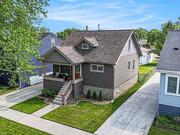5th image of 23926 Elmira St
