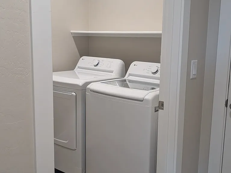500 S Rock Creek Dr — Photo 2