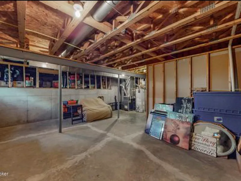 6608 Rockview Way — Photo 9