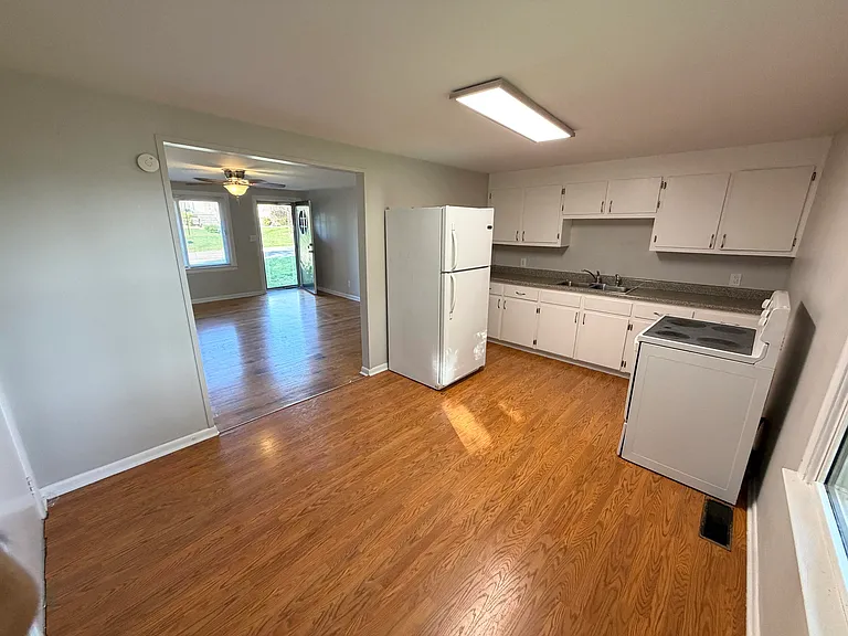 207 Beecher St #1 — Photo 3