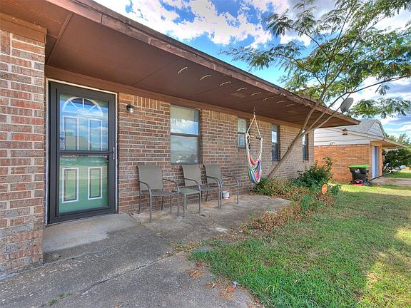 5th image of 1202 Pond Creek Dr