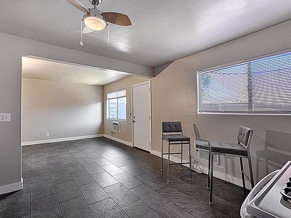 4th image of 148 N Lincoln Ave