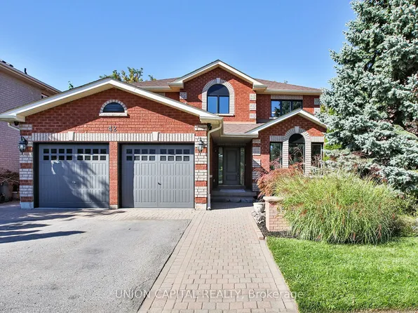 42 Bambi Cres, Georgina, ON L4P 4C6