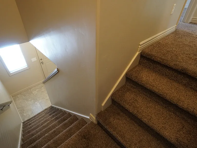 1923 N 300 W — Photo 10
