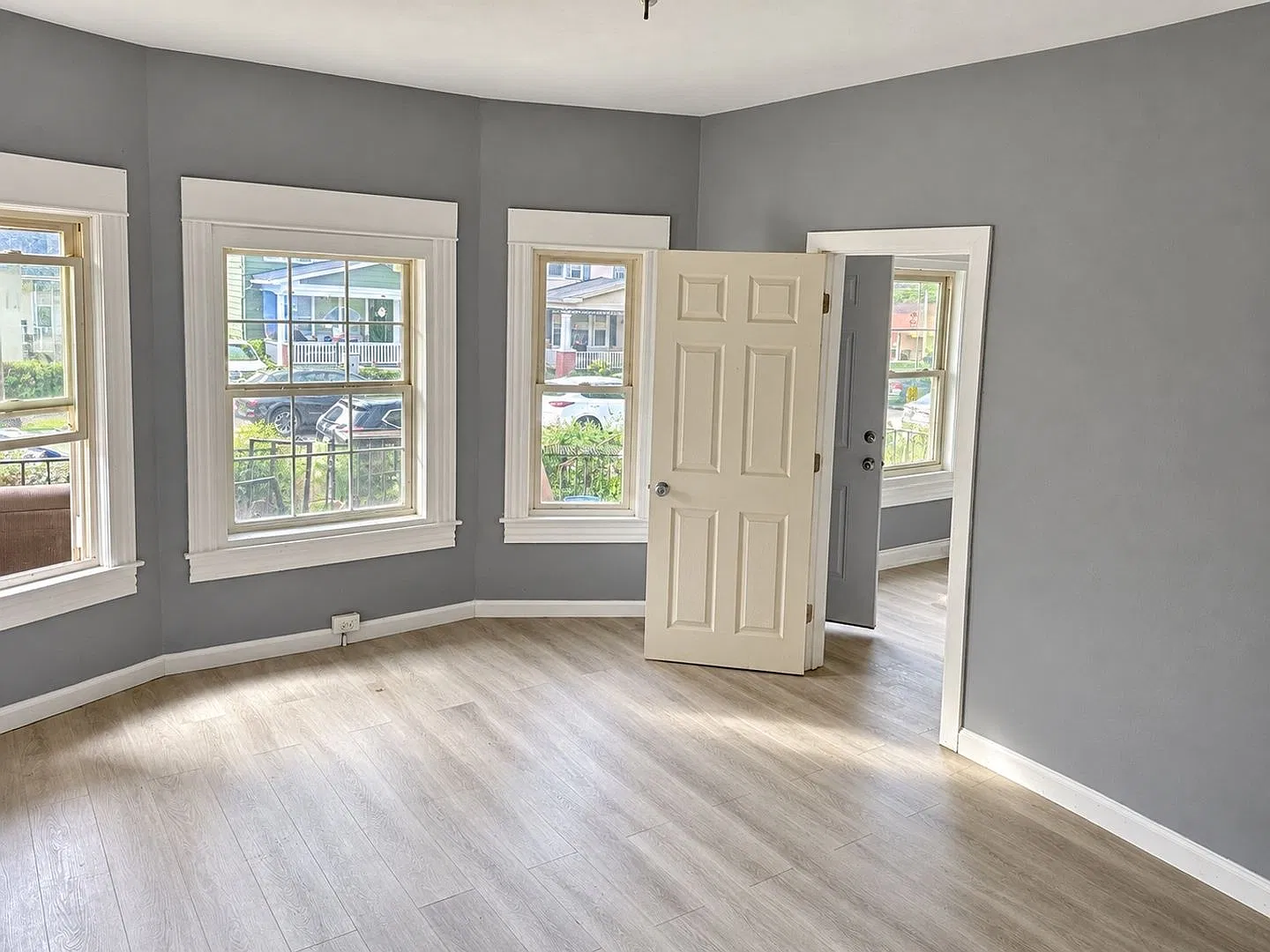 Charming 3BR Apartment in Scranton — Photo 1