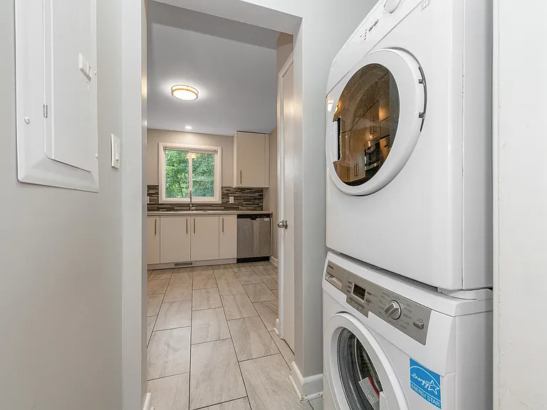 2344 Midway Ave #A — Photo 16