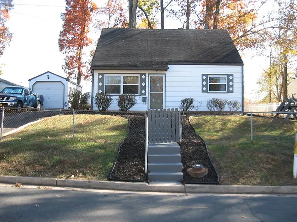 123 Colburn Dr, Manassas Park, VA 20111