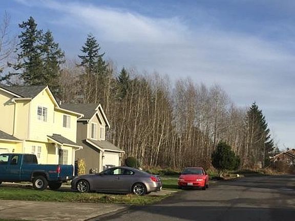 3rd image of 951 127th Street Ct E