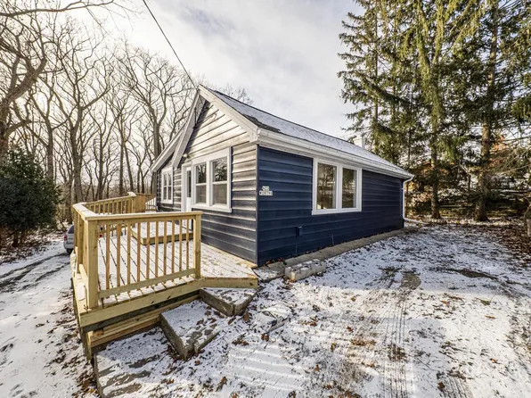 N22W28790 Oak LANE, Pewaukee, WI 53072