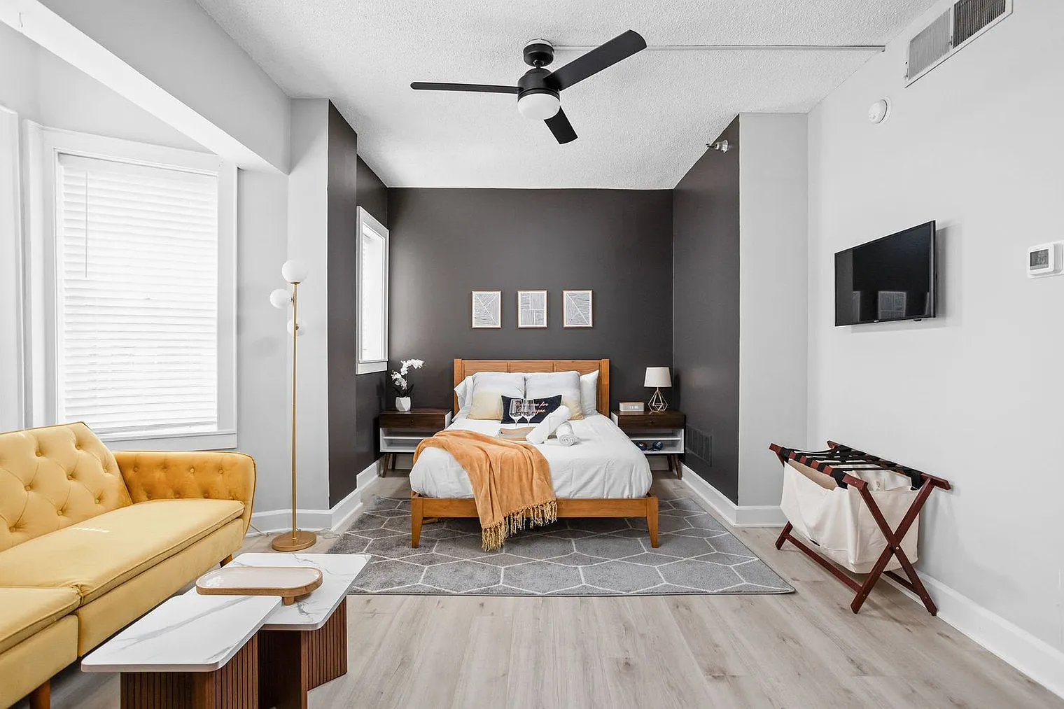 1 bed, 1.0 bath, 505 sqft, $2,034 — Photo 2