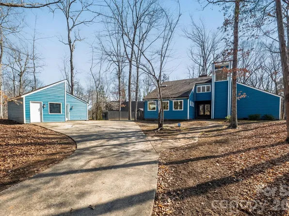 600 Boyce Rd, Charlotte, NC 28211