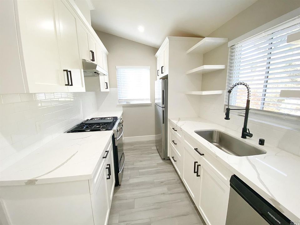 1st image of 147 Ross St #D