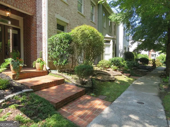 1637 Ridenour Pkwy NW, Kennesaw, GA 30152