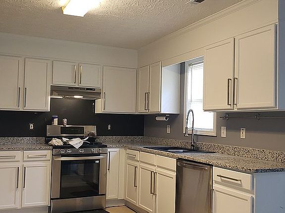 3rd image of 2272 Bear Mountain Dr NE